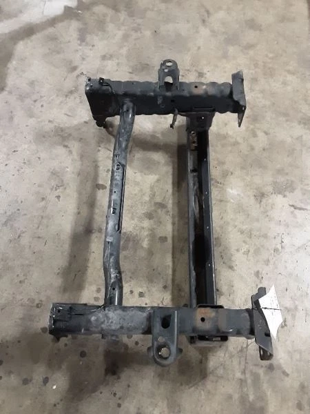 Par de bocinas de cuadro delantero Jeep JK Wrangler OEM 2007-2013 2014 2015 2016 2017 88050 Foto 1 de 4