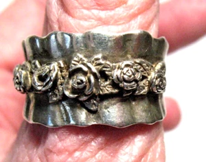STERLING SILVER WIDE BAND APPLIED FLOWERS RING SIZE 8.5 ISRAEL 9.6 GRAMS - Picture 1 of 3