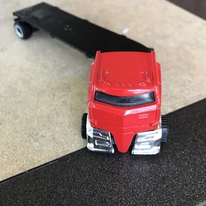 2013 Mattel HOT WHEELS Semi Mac Truck Rig Dog Cab Red And trailer - Picture 1 of 6