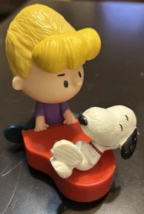 McDonald's 2015 The Peanuts Movie #9 Schroeder and Snoopy Happy Meal Toy - Picture 1 of 4