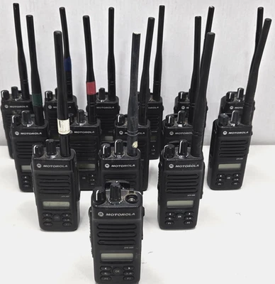 Radio portátil Motorola XPR3500 AAH02RDH9JA2AN UHF 403-512 MHz lote de 15 Foto 1 de 4