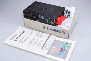 SCHMERSAL Sicherheitszuhaltung AZM 161CC-33RKN-024 M16 Sicherheitsschalter NEU - Picture 1 of 1