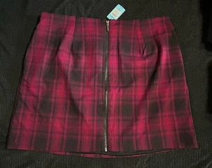 Torrid Red/Black Plaid Zip Front Midi Skirt Size 20 Lined Pleated NWT - Picture 1 of 7