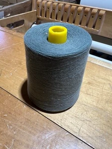 Coats GVT AA50199 Poly Corespun Thread – Foliage Green TKT 50 TEX 40 Military US - Picture 1 of 5