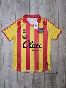 MAGLIA CALCIO UE SANT ANDREU 2024 2025 BARCELLONA FOOTBALL JERSEY NUOVA ETICHETTA L MEYBA - Foto 1 di 11