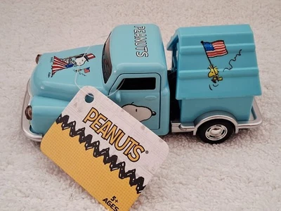 Peanuts 5" Diecast Blue Doghouse Truck Pull Back Action Snoopy Hot Air Balloon - Image 1 of 4