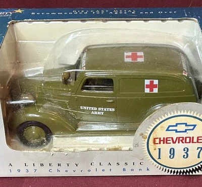 1:32 Liberty Classic 15018 WW2 US Army Ambulance 1937 Chevrolet Bank Die Cast - Image 1 of 3