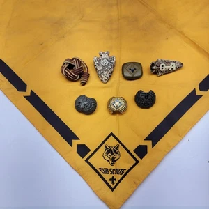 Vintage Pfadfinder Jungtier Pfadfinder Halstuch Bandana + Knöpfe + Pfeilspitzen - Bild 1 von 9