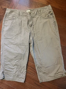 BASS Women's Light Brown Capri Cotton Pants/ Long Shorts Sz 14 - Picture 1 of 6