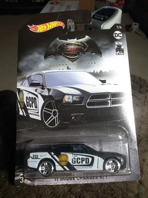 Hot Wheels - Batman vs. Superman - '11 Dodge Charger R/T 1/6 - Изображение 1 из 4