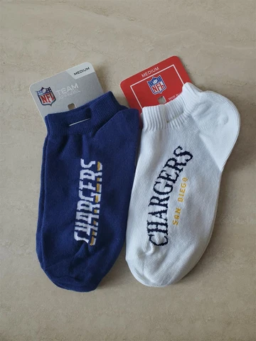 NWT MEDIUM ANKLE HIGH SOCKS WHITE BLUE Lot x2 San Diego Chargers Cover