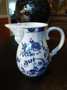 Vienna Woods Blue/White Pitcher 16 Ounce 6" Tall Pre Owned Excellent Condition - Picture 1 of 4