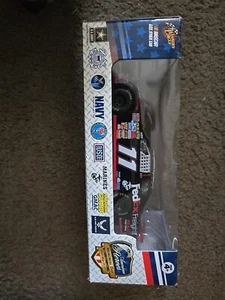 2007 Nascar Denny Hamlin #11 diecast 1:24 American Heroes-Marines - Picture 1 of 3