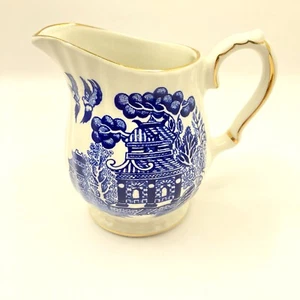 Vintage Sadler Blue Willow Creamer Gold Trim Chinoiserie Ewer England 3.5” - Picture 1 of 8