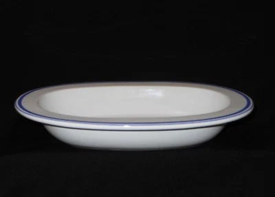 N-C534-4F7 Royal Doulton Terence Coran white weighty baking dish — 第 1/4 张图片