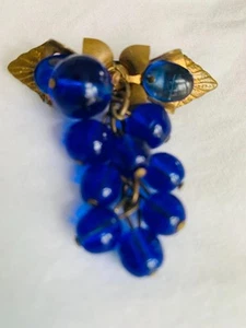 Broche o alfiler uvas de vidrio azul real vertido vintage raro años 40 - Imagen 1 de 21