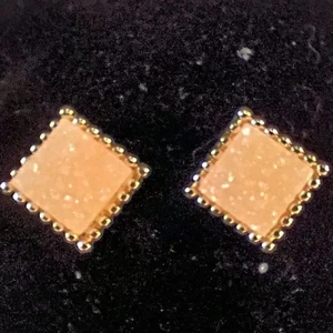 Sugarfix Cute Peach Pierced Stud Earrings Gold Plated Base Square 1cm Academia - Picture 1 of 4