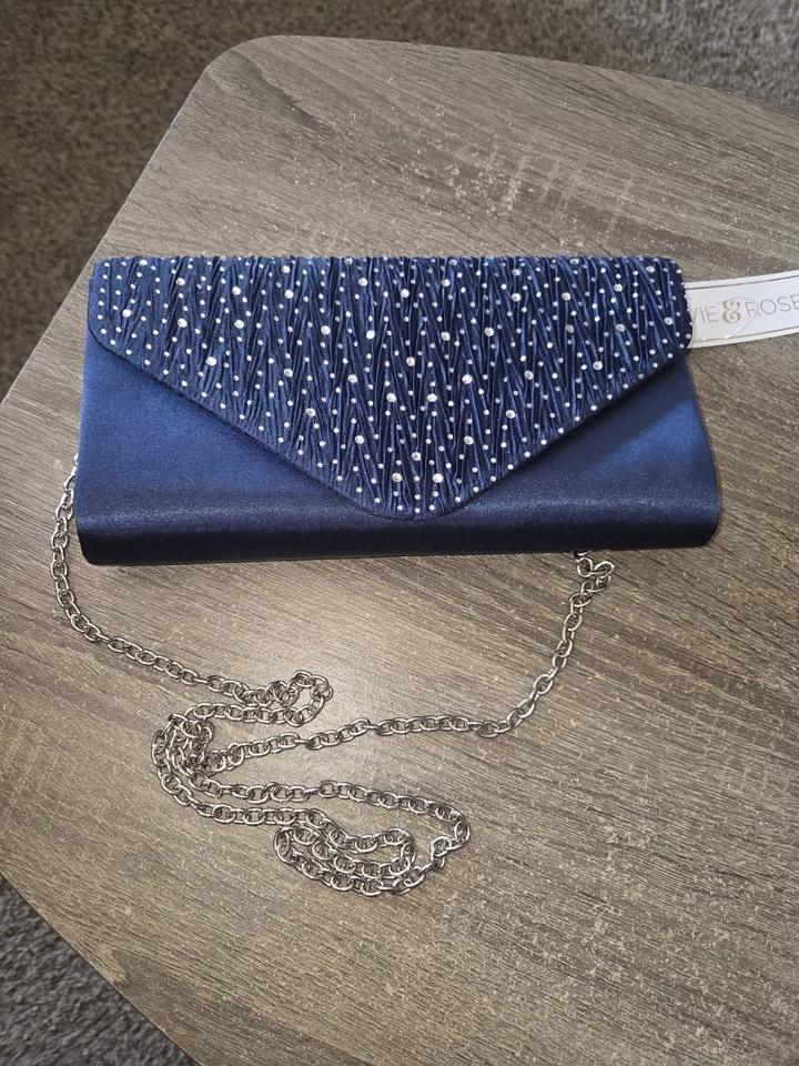 Bolso de Mano Pequeño Noche Azul Oscuro Seda con Estrás y Cadena Foto 1 de 4
