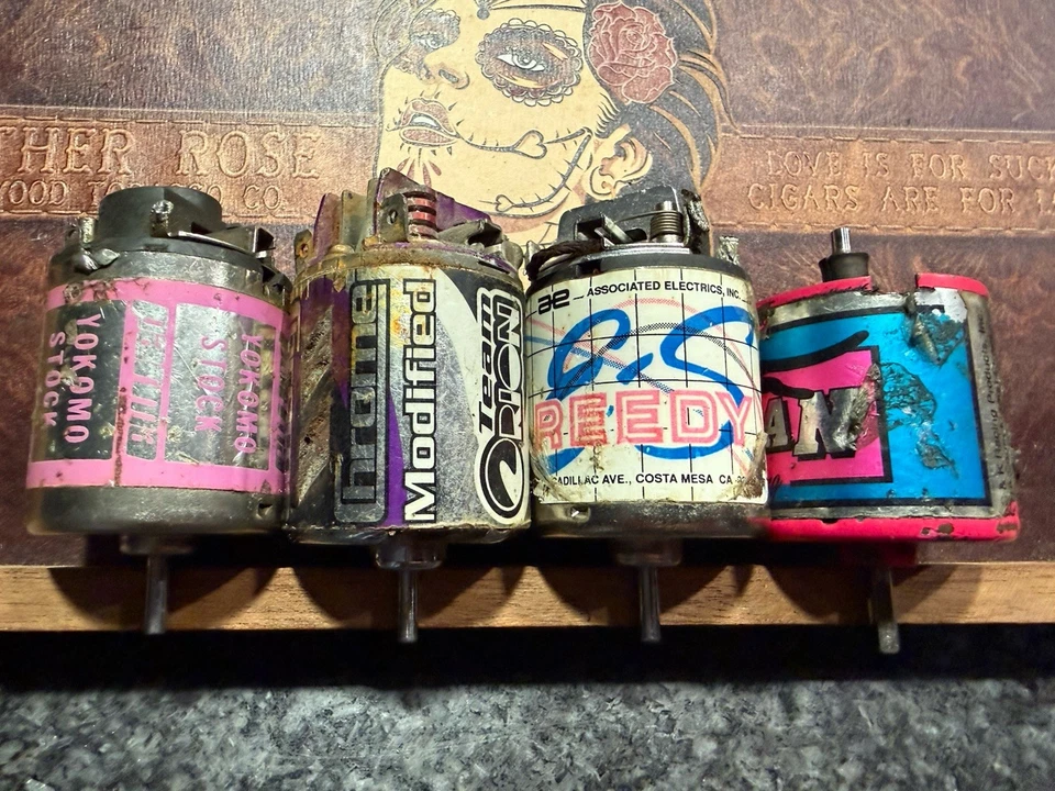 (4) Lote de motores cepillados vintage Reedy, Yokomo, Ironman. ¡Piezas! ¡No funciona!! Foto 1 de 4