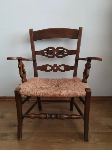 Amazing old Holland "Selection Norm" carved wooden straw armchair 33'' Cover