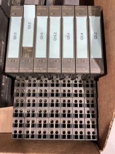 SIEMENS SIMATIC 6ES7 132-4BB30-0AB0 DIGITAL OUTPUT MODULE WITH BASE  B252 - Picture 1 of 1