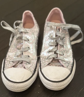 converse sneakers girls silver with pink stars size 2 - Image 1 of 4