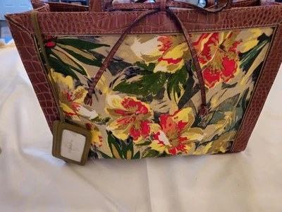 Bolso Cartera Liz Claiborne Med Floral Algodón Imitación Cuero Repujado Caimán Foto 1 de 4