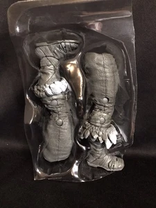 DC McFarlane Multiverse The Frost King Baf Legs - Bild 1 von 3