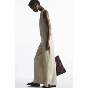 Neu mit Etikett!! COS Jumpsuit ärmellos Plissee weites Bein einfarbig elfenbein minimalistisch schick Small - Bild 1 von 16