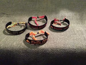 Bracciale ebraico Shalom Menorah Judaica tessuto cravatta Kente fatto a mano. Regolabile - Foto 1 di 6