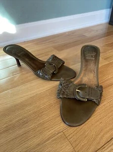CIRCA JOAN & DAVID Sz 7 Olive Green open toe kitten heel sandal slip on buckle - Picture 1 of 8