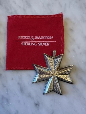 Винтажное рождественское украшение в виде креста 1977 Reed & Barton из чистого серебра - Изображение 1 из 3