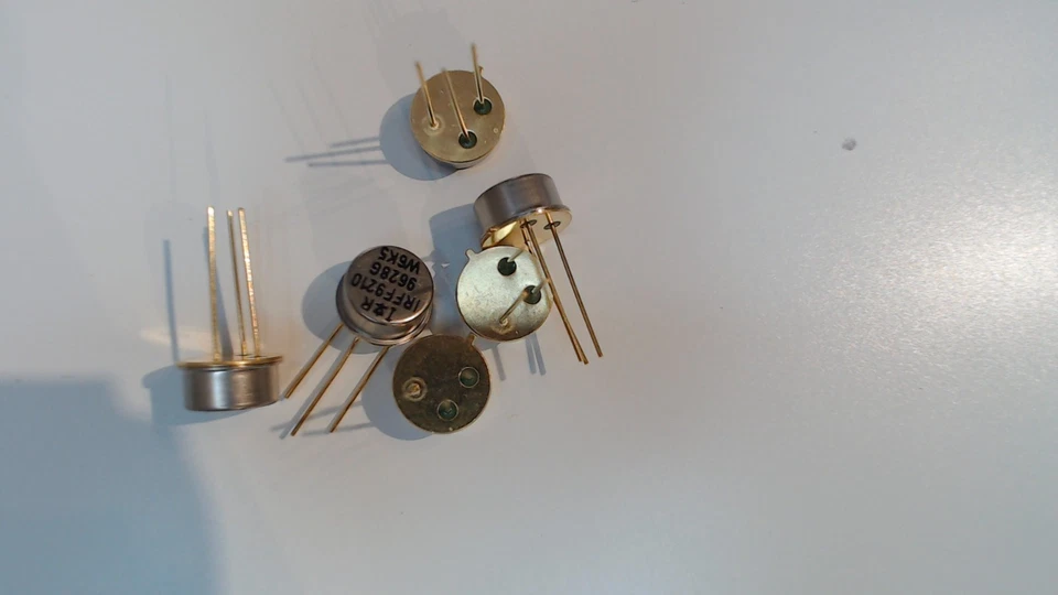 Lot of 10x IRFF9210 P-Channel Power MOSFETs — Metal Can / Stud Mount — Vintage N - Image 1 of 1