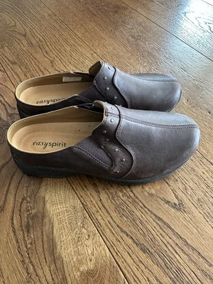 Easy Spirit Women’s Size 8M Brown Leather Slip-On Travel Mules Clogs Shoes EUC - Image 1 of 4