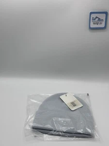 Levi's Slouchy Beanie tonal batwing logo light blue RRP£25 24H Tracked 🚚🎄 - Picture 1 of 3