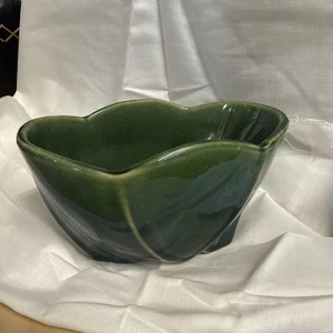 Vintage McCoy Footed Planter flower pot leaf glossy green Tulip USA MCM - Picture 1 of 5