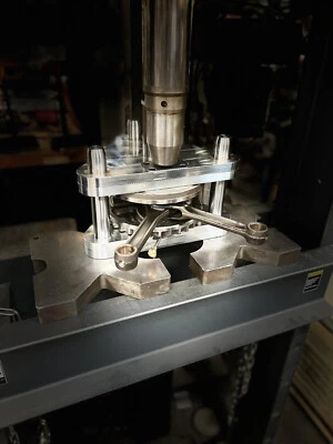 ACCESORIO DE MONTAJE DEL CIGÜEÑAL BILLET HARLEY DAVIDSON Foto 1 de 4