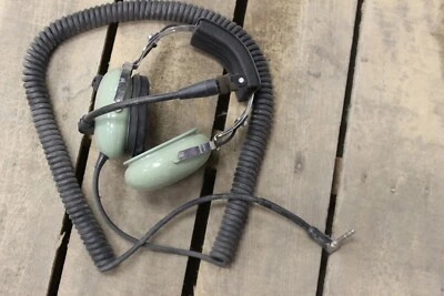 David Clark Aviation headset 40611G-01 with microphone - Image 1 of 2