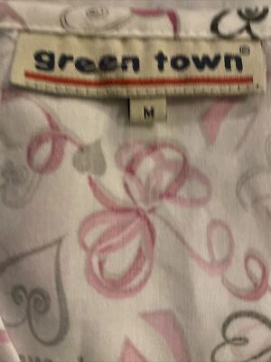 Sz. Med Green Town Women Scrub Uniform Work VTop Ribbon/ Heart Pattern - Image 1 of 4