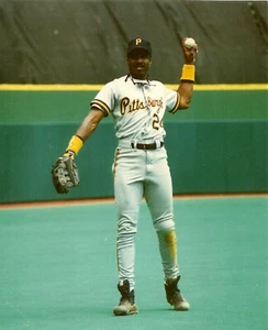 Barry Bonds Pittsburgh Pirates in Action Saison 1991 Farbe 8x10 - Bild 1 von 1