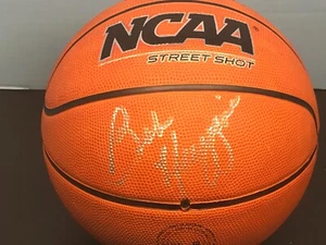 BOB HUGGINS SIGNED NCAA BASKETBALL WEST VIRGINIA MOUNTAINEERS 900 WINS  JSA CERT - Picture 1 of 4