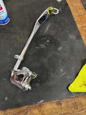 OEM HARLEY DAVIDSON BIG TWIN KICK STAND BRAZO AÑOS 40 PRESENTE BICICLETAS FL, FX, SOFTAIL Foto 1 de 4