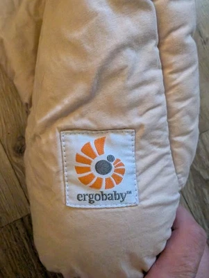 Ergobaby Portabebés Recién Nacido Inserto Bronceado Foto 1 de 3