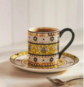 Anthropologie Bistro Piastrelle Gres Piattino Tazza Espresso Set 4 Giardino Ape Oro - Foto 1 di 7