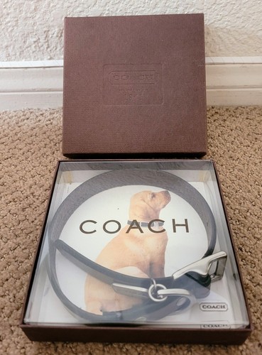 ORIGINALE COACH PELLE COLLARE CANE SCATOLA NUOVA SENZA ETICHETTE MARRONE MEDIO