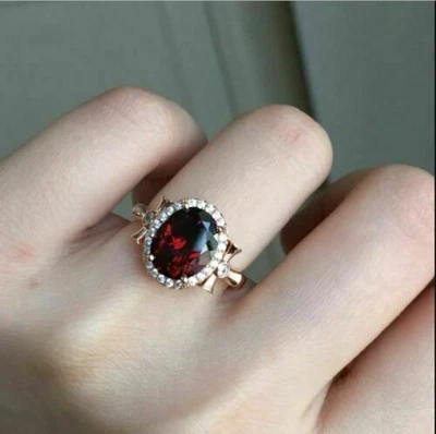 Anillo de compromiso de diamantes y granate natural corte ovalado de 3,80 quilates de oro rosa de 14 quilates talla 7,5 Foto 1 de 4