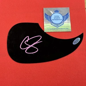 Holograma autografiado de Chris Stapleton Pick Guard certificado de autenticidad firmado a mano - Imagen 1 de 5