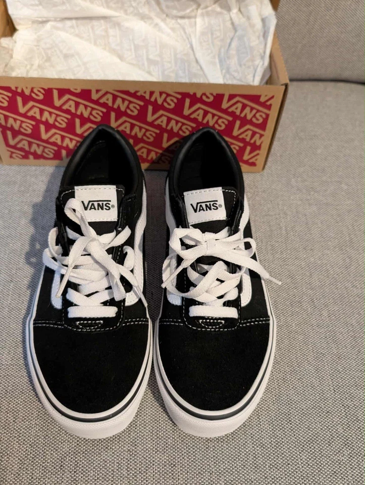 Vans Old Skool Zapatos de Skate Board Blanco y Negro Parte Superior Baja Con Cordones Juveniles Talla 5 Foto 1 de 4