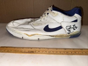Zapato De Colección Firmado Reggie Miller Firma Auto Talla 15 Nike Air - Imagen 1 de 7