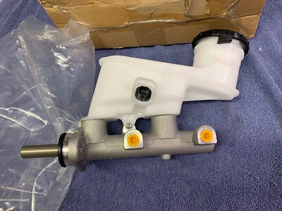 Cilindro maestro de freno para Honda Accord 2003-2007 - 2,4 L 4 cilindros #462-014- En caja. Foto 1 de 4